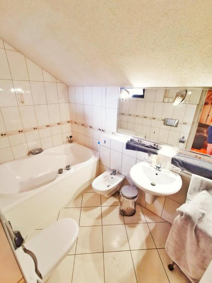 Apartman Poirot Balcony エールド エクステリア 写真